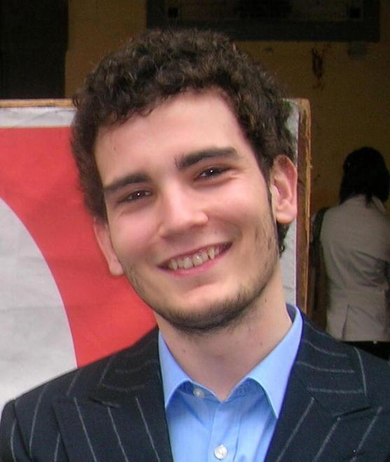 Primarie fuori dalla casa del Pd, è polemica 