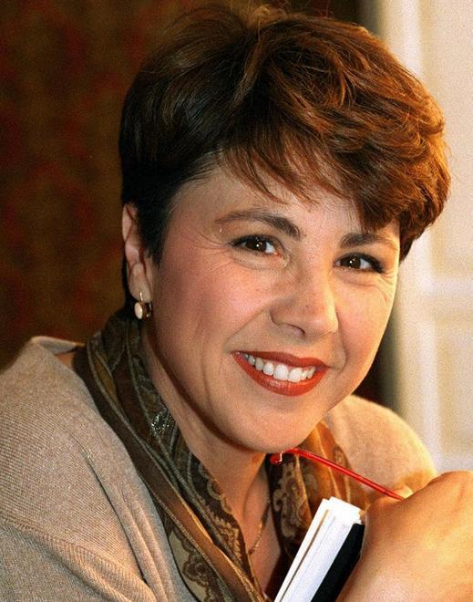 Il premio Bacchelli all’attrice Piccolo 