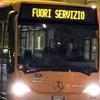 Bus fermi, minacciato lo sciopero a oltranza Con gli autisti anche bancarellai, caos in Comune 