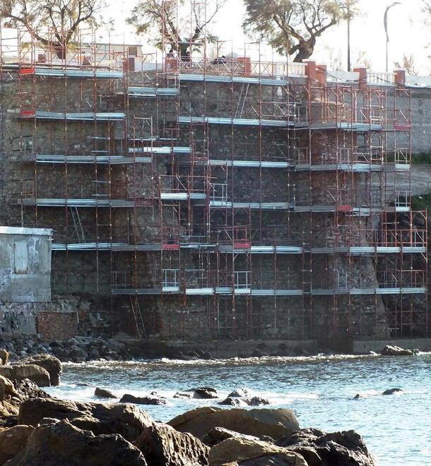 Asfalto e dossi per 300mila euro 