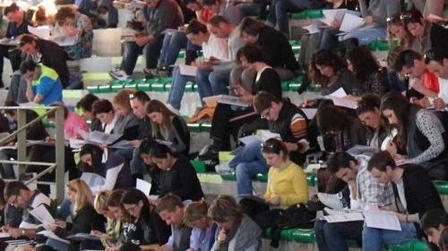 Respinta al mittente una domanda su sei Senza requisiti in 177
