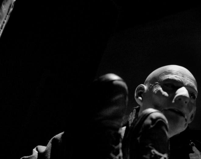 Sei personaggi chiusi in una “Stanza” da Pinter 