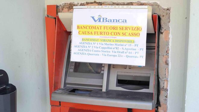 Svaligiato nella notte il bancomat di Pontelungo