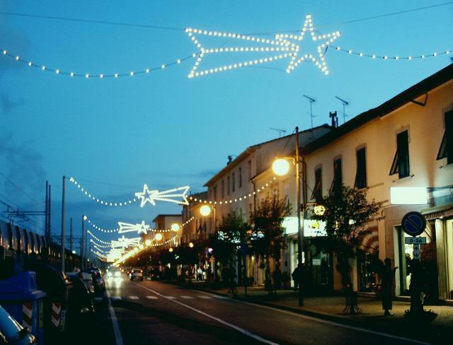 Non ci sono i soldi salta la luminaria a Solvay 