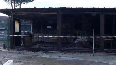 Incendio a Poggio a Caiano nella notte distrugge una pizzeria