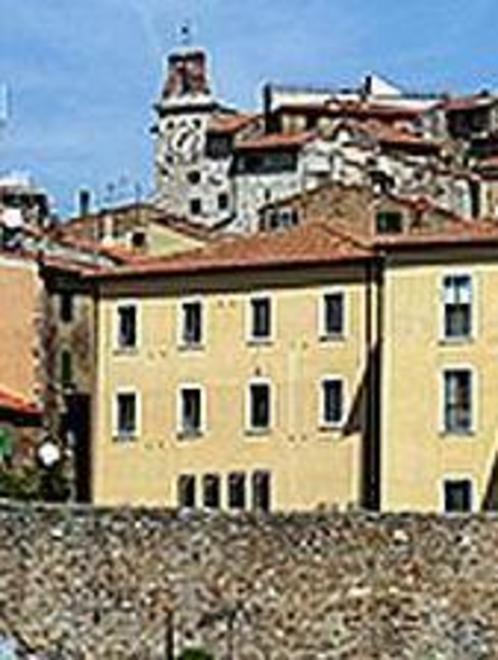 Ok del Comune a un albergo a Campiglia 