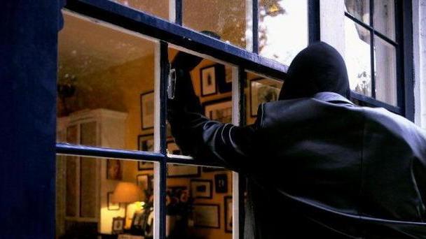 Troppi furti in case e negozi L’allarme dei consiglieri