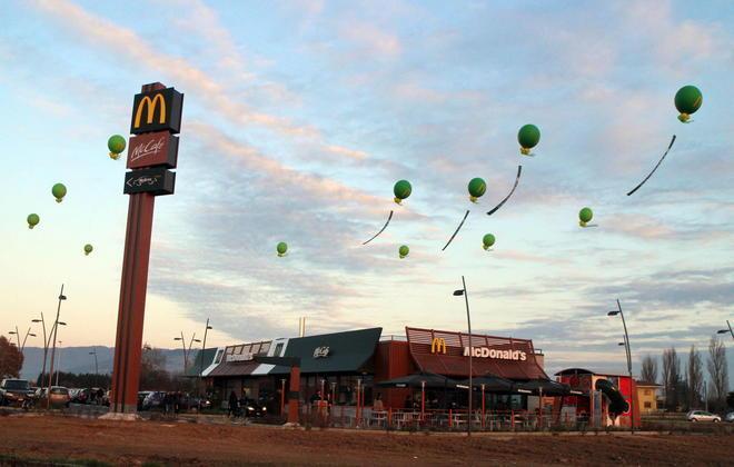 Apre McDonald’s a Montecatini: subito lunghe file nella zona commerciale della Camporcioni 