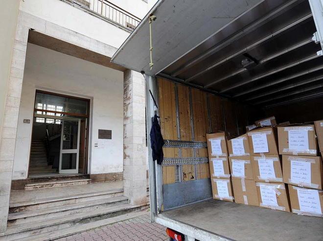 Iniziato lo sgombero della sede del tribunale 