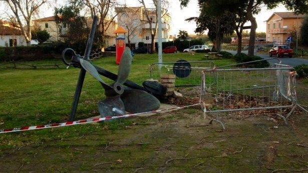 Vada, i parchi gioco ancora nel degrado