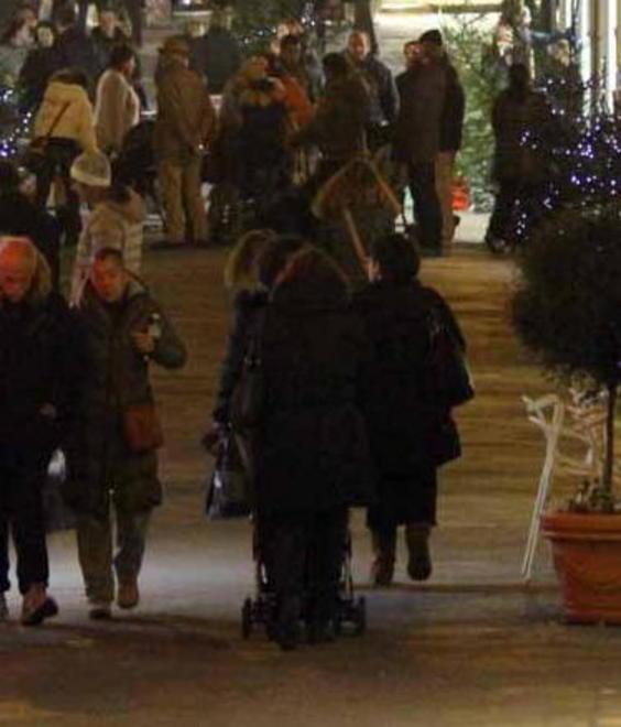 Luminarie e pienone in centro in città è già effetto Natale