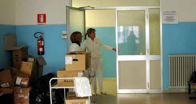 Poche infermiere, il reparto è in rivolta 