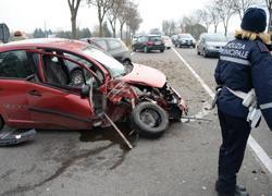 Scontro tra due auto lungo la 439: un ferito grave