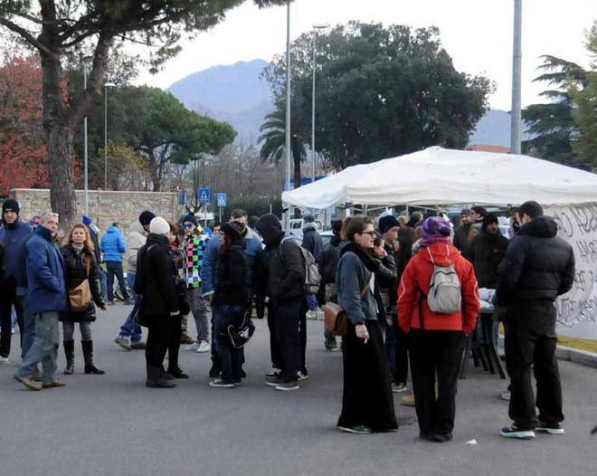 Protesta dei “forconi” sull’Aurelia a Carrara 