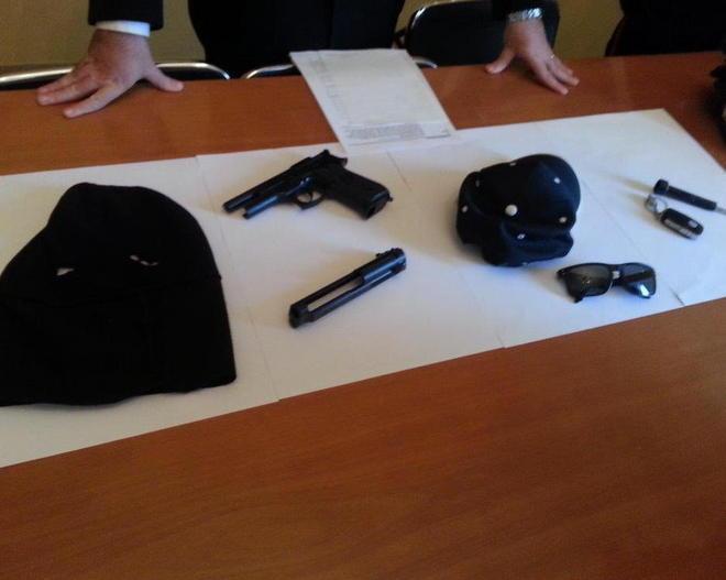 Assalto con la pistola alla tabaccheria: arrestati due rapinatori 