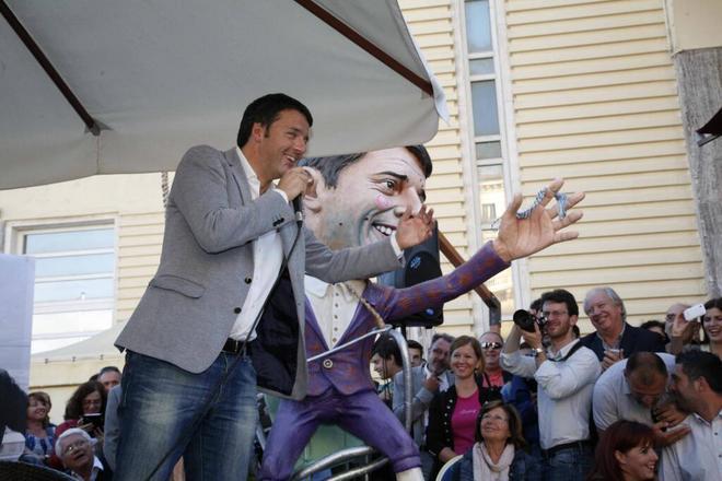 Ma al Carnevale di Viareggio Matteo Renzi ancora non sfonda 