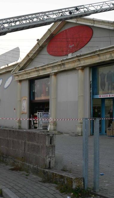 Migliorano le condizioni dell’uomo caduto dal tetto