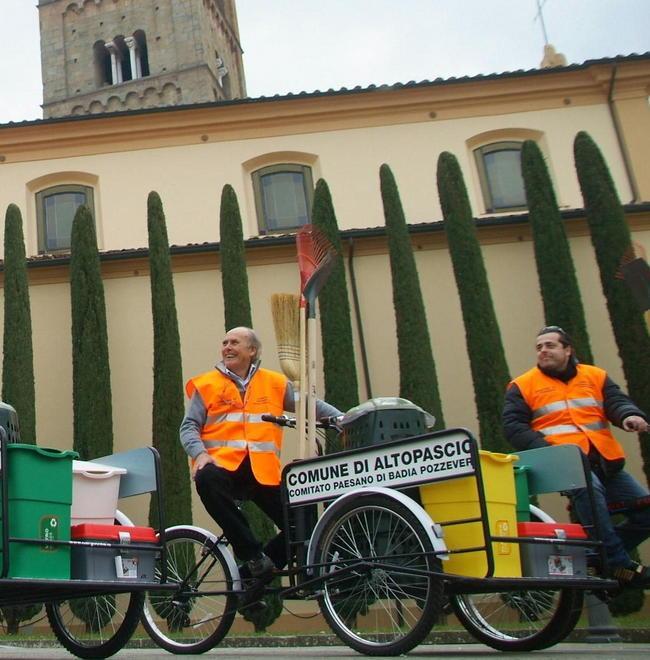 Da oggi i volontari puliscono le strade