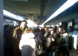 Pisa, passeggeri “bloccati” dentro il treno alla stazione