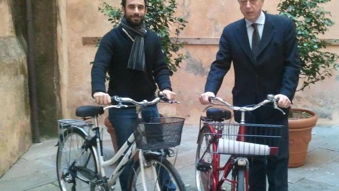 Una targa oppure la marchiatura contro i ladri di biciclette
