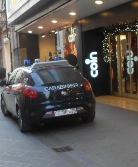 Coin, sventato furto di jeans per 2400 euro 