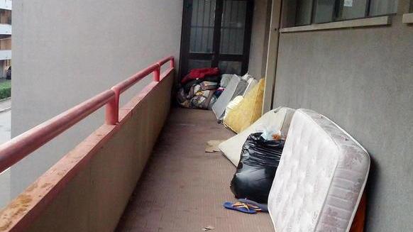 Blitz nel quartiere dormitorio che dava rifugio ai clochard