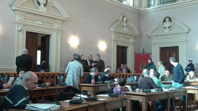 La protesta dei “Forconi” interrompe il consiglio comunale