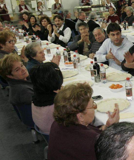 cena di beneficienza e messa per sostenere la mensa «la pira»