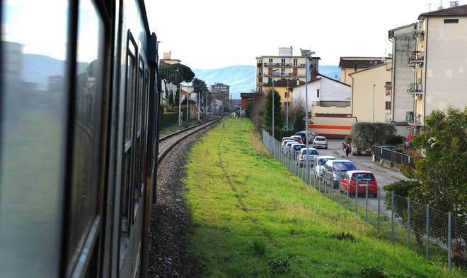 Pensionati sfrattati dai vecchi caselli Ma per «sicurezza» 