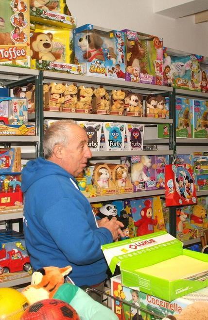I giocattoli tornano in via Cenami col volto di Orlandini 