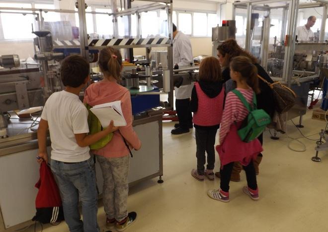 I bambini delle scuole Natali in visita alla bio-fabbrica
