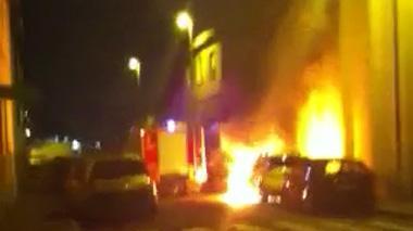 Brucia un'auto in via Lamarmora, è il terzo caso in quattro giorni
