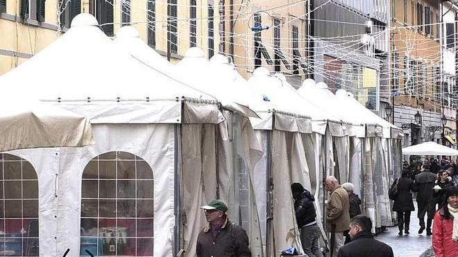 Pieragnoli al Comune: spostate i gazebo di Corso Italia