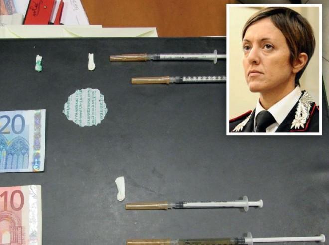 Spaccia eroina dalla finestra arrestata dai carabinieri 