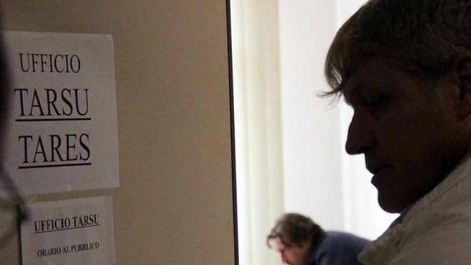 E per chiedere il ricalcolo gli tocca sborsare 33 euro