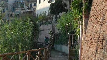 «Il presepe fatelo nel vicolo»