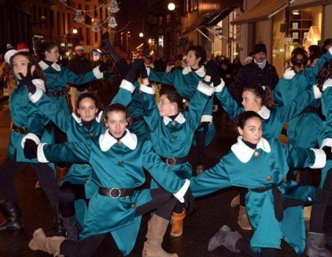 Cento figuranti per la parata di Babbo Natale a Fucecchio 