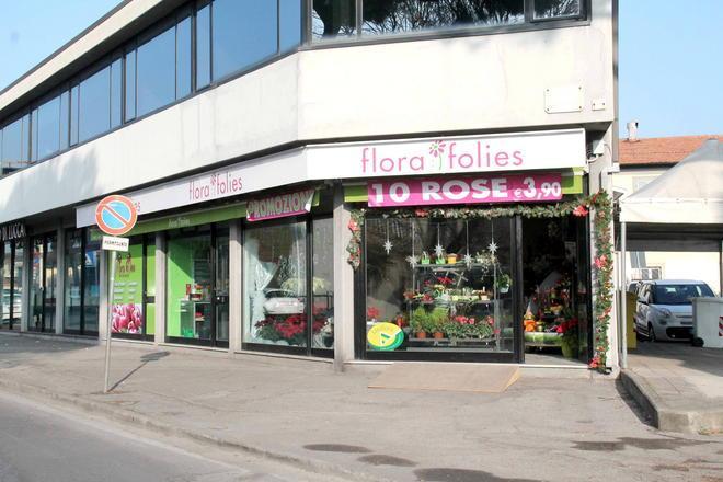 Due furti in pochi giorni nel negozio appena aperto a Viareggio 
