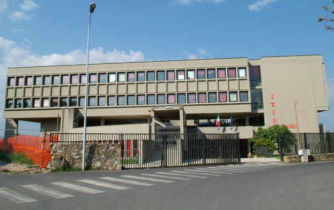 L’appello del consigliere: «Pensiamo ai nostri giovani»