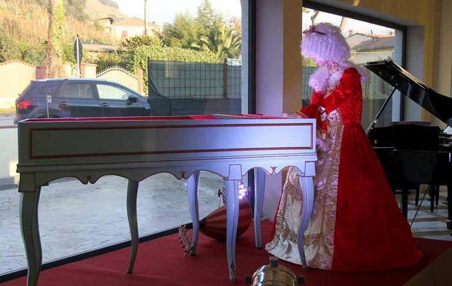 Dama del ’700 con clavicembalo 