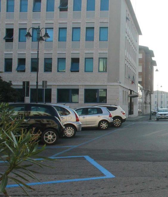 Ecco altri 14 stalli: cresce il posteggio lungo via S. Giovanni 