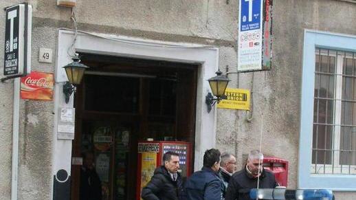 Rapine con la siringa «Ho l’Hiv, fuori i soldi» Condannato a 3 anni
