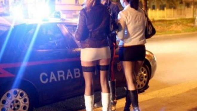 Faceva l’autista di giovani che si vendono in strada