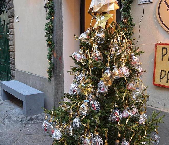 Alberi “riciclati”, vince Vado 