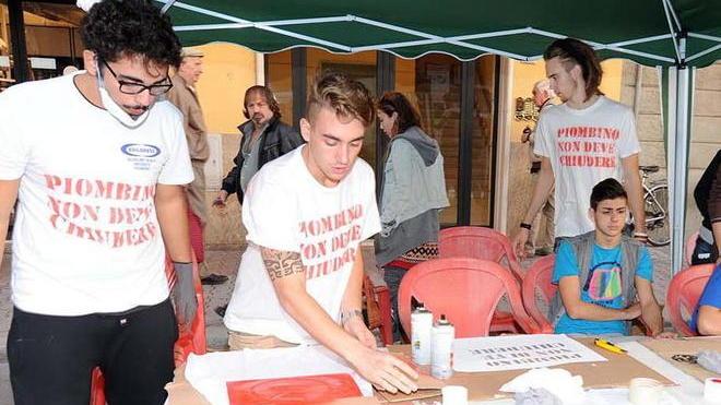 Soldi per l’albero, gazebo in piazza
