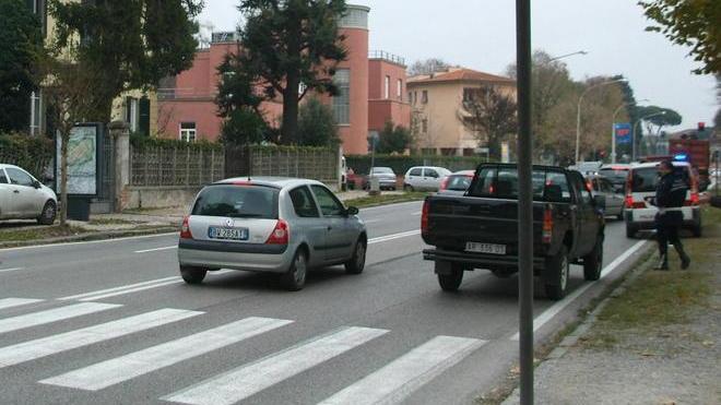 Investita sulle strisce pedonali