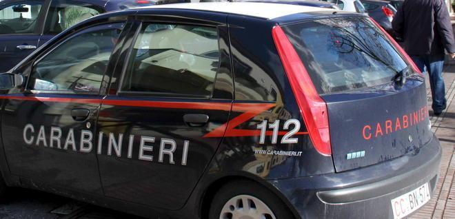 Caccia a una Golf sospetta: i cittadini lanciano l’allarme