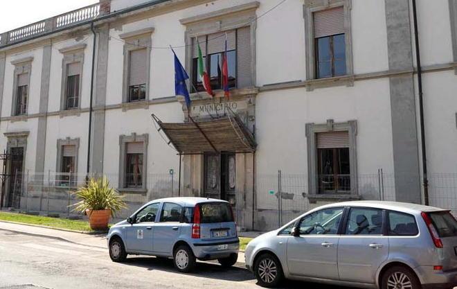 Palazzo comunale e Torre degrado, ma niente lavori 