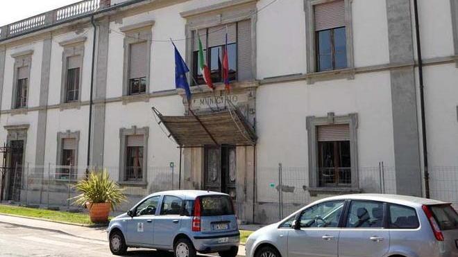 Palazzo comunale e Torre degrado, ma niente lavori