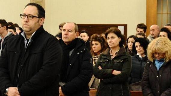 Alla messa di guarigione il forte abbraccio a Paolo